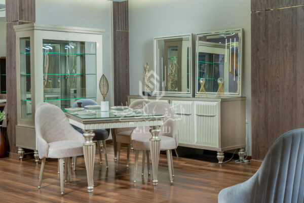 "Flavio" dining room